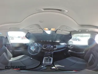 2025 Hyundai Venue SEL с VIN KMHRC8A35SU365903, выставлен на аукционе Copart как лот 53184665 с пробегом 1 455 миль миль и Списание • Salvage title. История ставок и продаж доступна на DreamBid. Изображение 15.