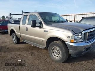 2002 Ford Super Duty F-250 XL with VIN 1FTNX21LX2EC44525, listed as a IAAI auction lot 41751939 with 300,323 mi miles. Bid and sale history available at carsss.com. Image 1.