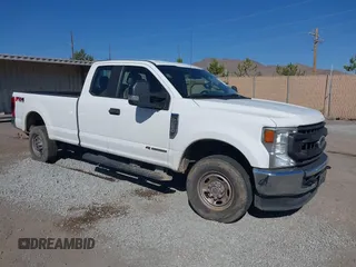 2020 Ford F-250 XL z VIN 1FT7X2BT2LEE26440, wystawiony jako IAAI lot #42478655 z przebiegiem 279 166 mil mil oraz . Historia ofert i sprzedaży dostępna na DreamBid. Obrazek 1.