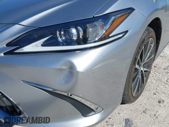 2022 Lexus ES 350 z VIN 58ADZ1B18NU121477, wystawiony jako IAAI lot #41434448 z przebiegiem 28 655 mil mil oraz . Historia ofert i sprzedaży dostępna na DreamBid. Obrazek 6.