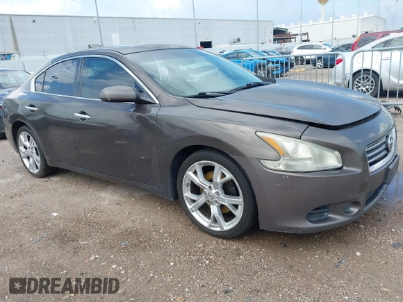 2012 Nissan Maxima S z VIN 1N4AA5AP3CC819247, wystawiony jako IAAI lot #42849206 z przebiegiem 197 994 mil mil oraz . Historia ofert i sprzedaży dostępna na DreamBid. Obrazek 1.
