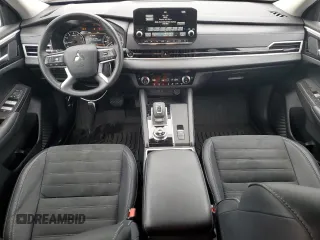 2024 Mitsubishi Outlander SE z VIN JA4J4VA88RZ064039, wystawiony jako Copart lot #58999405 z przebiegiem 24 995 mil mil oraz Szkoda całkowita • Salvage title. Historia ofert i sprzedaży dostępna na DreamBid. Obrazek 8.