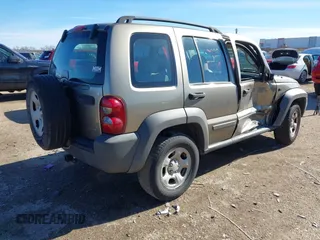 2007 Jeep Liberty Sport with VIN 1J4GK48K77W502284, listed as a IAAI auction lot 41323341 with 223,050 mi miles. Bid and sale history available at carsss.com. Image 4.