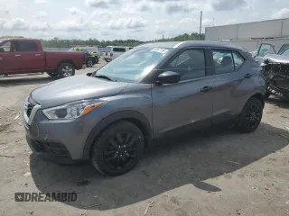 2019 Nissan Kicks S z VIN 3N1CP5CU9KL499166, wystawiony jako Copart lot #60067105 z przebiegiem 72 177 mil mil oraz Szkoda całkowita • Salvage title. Historia ofert i sprzedaży dostępna na DreamBid. Obrazek 1.