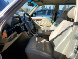 1989 Mercedes-Benz 300 with VIN WDBCA24DXKA468784, listed as a Copart auction lot 46307885 with 233,061 mi miles and Salvage Title. Bid and sale history available at DreamBid. Image 7.