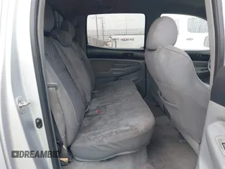 2007 Toyota Tacoma z VIN 3TMLU42N77M009397, wystawiony jako IAAI lot #41805139 z przebiegiem 256 744 mil mil oraz . Historia ofert i sprzedaży dostępna na DreamBid. Obrazek 8.