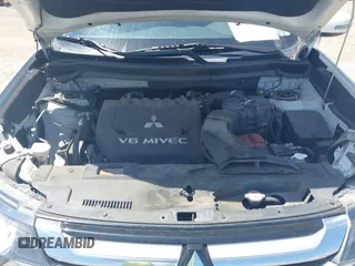 2017 Mitsubishi Outlander GT with VIN JA4JZ4AX1HZ023740, listed as a IAAI auction lot 42052468 with 106,073 mi miles and . Bid and sale history available at DreamBid. Image 10.