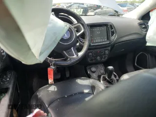 2019 Jeep Compass Limited z VIN 3C4NJDCB7KT646116, wystawiony jako Copart lot #61968895 z przebiegiem 59 077 mil mil oraz Szkoda całkowita • Salvage title. Historia ofert i sprzedaży dostępna na DreamBid. Obrazek 8.