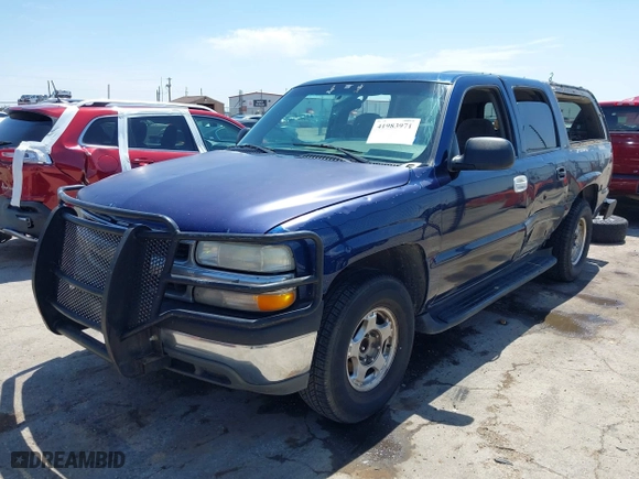 2000 Chevrolet Suburban LS with VIN 3GNEC16T1YG131974, listed as a IAAI auction lot 41983971 with 245,767 mi miles. Bid and sale history available at carsss.com. Image 2.