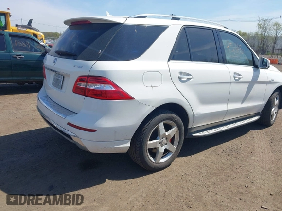 2014 Mercedes-Benz M 350 with VIN 4JGDA5HB2EA379792, listed as a IAAI auction lot 42104545 with 148,292 mi miles and . Bid and sale history available at carsss.com. Image 4.