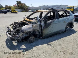2023 Toyota RAV4 XLE Premium z VIN 2T3A1RFV4PW389370, wystawiony jako Copart lot #55143995 z przebiegiem Nie podano mil oraz Nie do naprawy • Non repairable. Historia ofert i sprzedaży dostępna na DreamBid. Obrazek 1.