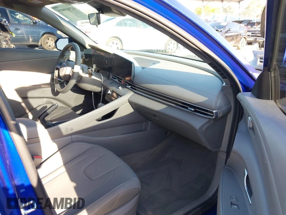 2024 Hyundai Elantra SEL with VIN KMHLM4DGXRU708435, listed as a IAAI auction lot 41966818 with 10,246 mi miles and . Bid and sale history available at DreamBid. Image 5.