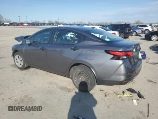 2020 Nissan Versa S z VIN 3N1CN8DV8LL811333, wystawiony jako Copart lot #50971885 z przebiegiem 44 963 mil mil oraz Czysty tytuł • Clean title. Historia ofert i sprzedaży dostępna na DreamBid. Obrazek 2.