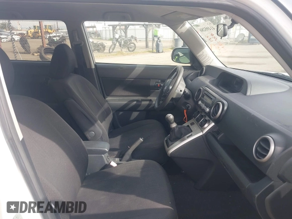2008 Scion xB z VIN JTLKE50E581034657, wystawiony jako IAAI lot #41495286 z przebiegiem 116 441 mil mil oraz . Historia ofert i sprzedaży dostępna na DreamBid. Obrazek 5.