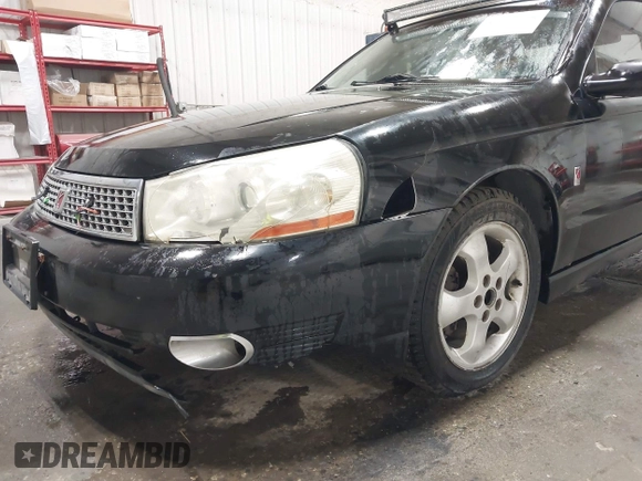 2003 Saturn LS z VIN 1G8JU54FX3Y548186, wystawiony jako IAAI lot #42092728 z przebiegiem 126 589 mil mil oraz . Historia ofert i sprzedaży dostępna na DreamBid. Obrazek 6.