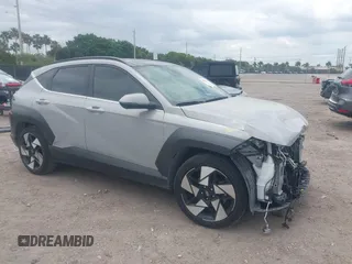 2024 Hyundai Kona Limited с VIN KM8HE3A37RU109961, выставлен на аукционе IAAI как лот 42185524 с пробегом 12 391 миль миль и . История ставок и продаж доступна на DreamBid. Изображение 1.