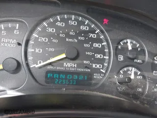 2001 Chevrolet Tahoe LS with VIN 1GNEK13T11R167502, listed as a IAAI auction lot 41798564 with 229,633 mi miles. Bid and sale history available at carsss.com. Image 7.
