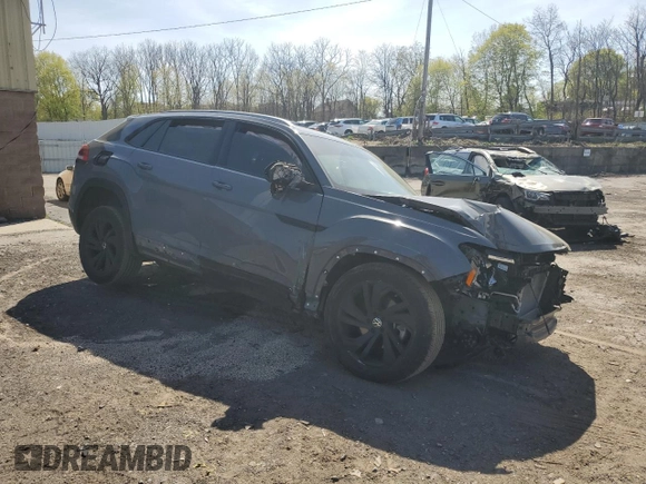 2021 Volkswagen Atlas SEL Premium with VIN 1V2TE2CA8MC205129, listed as a Copart auction lot 53693985 with Not provided miles and Salvage title. Bid and sale history available at DreamBid. Image 4.
