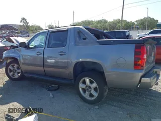 2007 Chevrolet Avalanche LTZ with VIN 3GNFK12397G239027, listed as a IAAI auction lot 42106910 with 212,774 mi miles and . Bid and sale history available at DreamBid. Image 14.