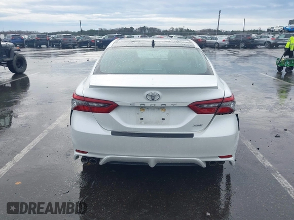 2022 Toyota Camry XSE z VIN 4T1K61AK2NU702362, wystawiony jako IAAI lot #41963393 z przebiegiem 13 541 mil mil oraz . Historia ofert i sprzedaży dostępna na DreamBid. Obrazek 16.