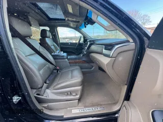 2019 Chevrolet Suburban Premier with VIN 1GNSKJKC3KR183500, listed as a Copart auction lot 42046615 with 253,160 mi miles and Clean Title. Bid and sale history available at DreamBid. Image 5.