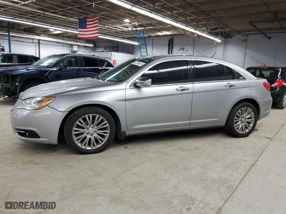 2013 Chrysler 200 Limited with VIN 1C3CCBCG2DN578235, listed as a Copart auction lot 52784815 with 202,732 mi miles and Clean Title. Bid and sale history available at carsss.com. Image 1.
