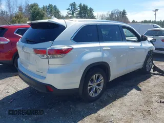 2015 Toyota Highlander XLE z VIN 5TDJKRFH0FS203332, wystawiony jako IAAI lot #42020869 z przebiegiem 247 287 mil mil oraz . Historia ofert i sprzedaży dostępna na DreamBid. Obrazek 4.