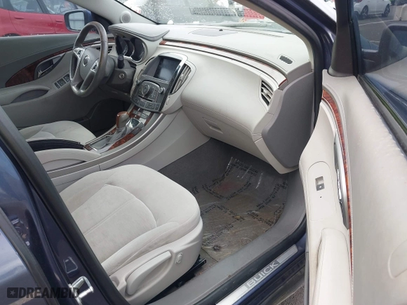 2013 Buick LaCrosse with VIN 1G4GA5ER8DF214507, listed as a IAAI auction lot 41939876 with 137,066 mi miles. Bid and sale history available at carsss.com. Image 5.