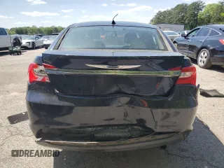 2012 Chrysler 200 Touring z VIN 1C3CCBBB3CN189625, wystawiony jako Copart lot #52030465 z przebiegiem 245 535 mil mil oraz Szkoda całkowita • Salvage title. Historia ofert i sprzedaży dostępna na DreamBid. Obrazek 6.
