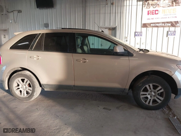 2007 Ford Edge SEL with VIN 2FMDK38C27BA74097, listed as a IAAI auction lot 41731553 with 320,782 mi miles. Bid and sale history available at carsss.com. Image 13.