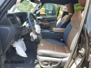 2024 Lexus GX 550 Premium z VIN JTJTBCDX5R5023870, wystawiony jako Copart lot #58461785 z przebiegiem 6 547 mil mil oraz Szkoda całkowita • Salvage title. Historia ofert i sprzedaży dostępna na DreamBid. Obrazek 7.