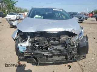 2021 Nissan Versa SV z VIN 3N1CN8EV3ML905913, wystawiony jako Copart lot #55330395 z przebiegiem 28 895 mil mil oraz Szkoda całkowita • Salvage title. Historia ofert i sprzedaży dostępna na DreamBid. Obrazek 5.