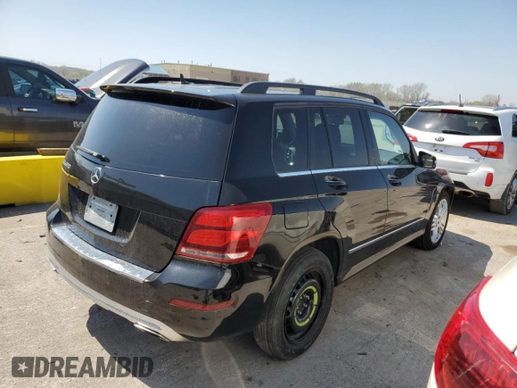 2015 Mercedes-Benz GLK with VIN WDCGG5HB1FG439148, listed as a Copart auction lot 52016935 with 185,660 mi miles and Salvage Title. Bid and sale history available at carsss.com. Image 3.