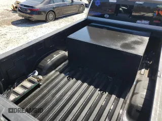 2020 GMC Sierra 3500HD Denali z VIN 1GT49WEY4LF182084, wystawiony jako Copart lot #47125665 z przebiegiem 79 045 mil mil oraz Tytuł czysty. Historia ofert i sprzedaży dostępna na DreamBid. Obrazek 12.