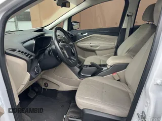 2017 Ford C-Max SE z VIN 1FADP5AU0HL113717, wystawiony jako IAAI lot #42490486 z przebiegiem 79 715 mil mil oraz . Historia ofert i sprzedaży dostępna na DreamBid. Obrazek 7.