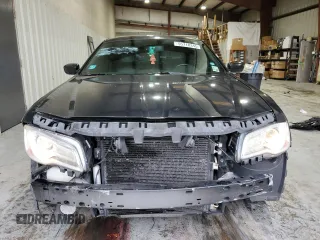 2013 Chrysler 300 z VIN 2C3CCAAG8DH727074, wystawiony jako Copart lot #55718345 z przebiegiem 92 228 mil mil oraz Szkoda całkowita • Salvage title. Historia ofert i sprzedaży dostępna na DreamBid. Obrazek 5.