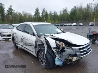 2010 Honda Crosstour EX-L z VIN 5J6TF2H55AL010444, wystawiony jako IAAI lot #42187788 z przebiegiem 217 940 mil mil oraz . Historia ofert i sprzedaży dostępna na DreamBid. Obrazek 1.