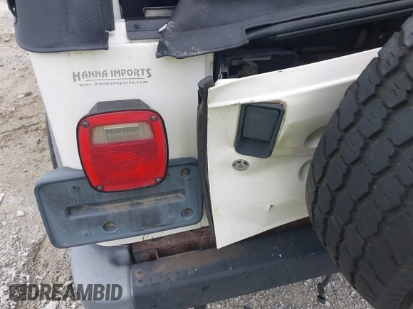 2005 Jeep Wrangler Unlimited with VIN 1J4FA44S65P368475, listed as a IAAI auction lot 42484636 with Not provided miles and . Bid and sale history available at DreamBid. Image 6.