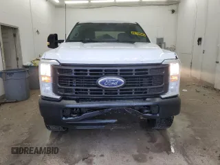 2023 Ford F-350 z VIN 1FT8W3BA7PED76510, wystawiony jako Copart lot #82895064 z przebiegiem 26 656 mil mil oraz Szkoda całkowita • Salvage title. Historia ofert i sprzedaży dostępna na DreamBid. Obrazek 5.