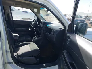 2014 Jeep Patriot Sport with VIN 1C4NJPBB4ED916030, listed as a IAAI auction lot 41690863 with 205,458 mi miles. Bid and sale history available at carsss.com. Image 5.