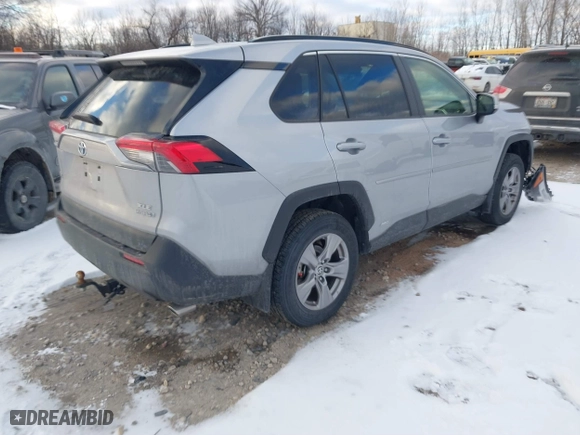 2022 Toyota RAV4 Hybrid XLE with VIN JTMRWRFV4ND568071, listed as a IAAI auction lot 41352014 with 47,513 mi miles. Bid and sale history available at carsss.com. Image 4.