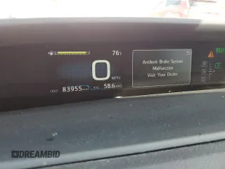 2017 Toyota Prius Two z VIN JTDKBRFU0H3563660, wystawiony jako Copart lot #55823205 z przebiegiem 83 955 mil mil oraz Szkoda całkowita • Salvage title. Historia ofert i sprzedaży dostępna na DreamBid. Obrazek 9.