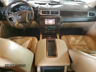 2009 GMC Yukon Denali z VIN 1GKFK03269R144974, wystawiony jako Copart lot #49354815 z przebiegiem 141 569 mil mil oraz Szkoda całkowita • Salvage title. Historia ofert i sprzedaży dostępna na DreamBid. Obrazek 8.