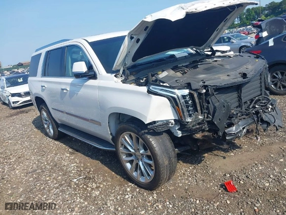 2019 Cadillac Escalade Luxury with VIN 1GYS4BKJ1KR400821, listed as a IAAI auction lot 39626366 with 75,775 mi miles. Bid and sale history available at carsss.com. Image 1.
