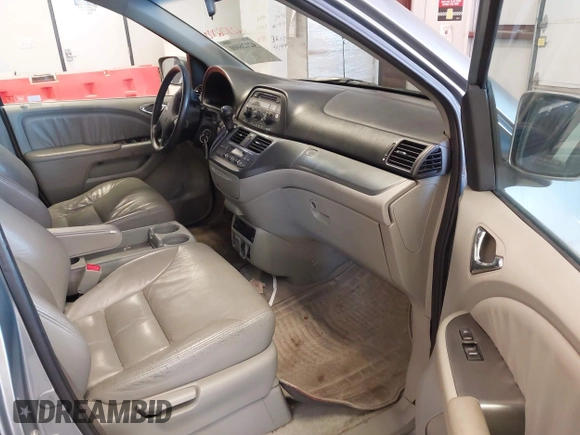 2007 Honda Odyssey EX-L with VIN 5FNRL38737B095747, listed as a IAAI auction lot 42126000 with 178,779 mi miles. Bid and sale history available at carsss.com. Image 5.
