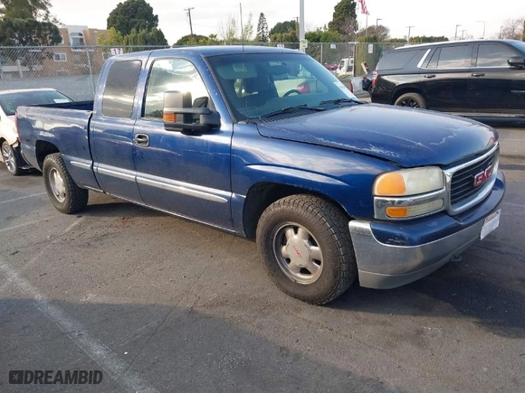 2002 GMC Sierra 1500 SLE with VIN 2GTEC19T521149253, listed as a IAAI auction lot 41470305 with 251,575 mi miles. Bid and sale history available at carsss.com. Image 1.