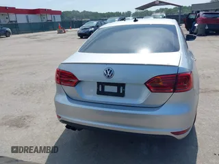 2014 Volkswagen Jetta GLI Autobahn with VIN 3VW5T7AJXEM310901, listed as a IAAI auction lot 42622301 with 139,821 mi miles and . Bid and sale history available at DreamBid. Image 16.