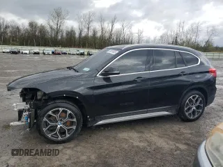 2020 BMW X1 xDrive28i z VIN WBXJG9C00L5R78587, wystawiony jako Copart lot #55016805 z przebiegiem 53 275 mil mil oraz Szkoda całkowita • Salvage title. Historia ofert i sprzedaży dostępna na DreamBid. Obrazek 1.