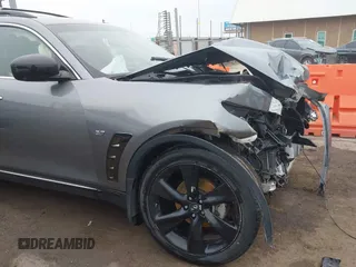 2017 Infiniti QX70 with VIN JN8CS1MW1HM416272, listed as a IAAI auction lot 41542987 with 48,139 mi miles and . Bid and sale history available at DreamBid. Image 6.