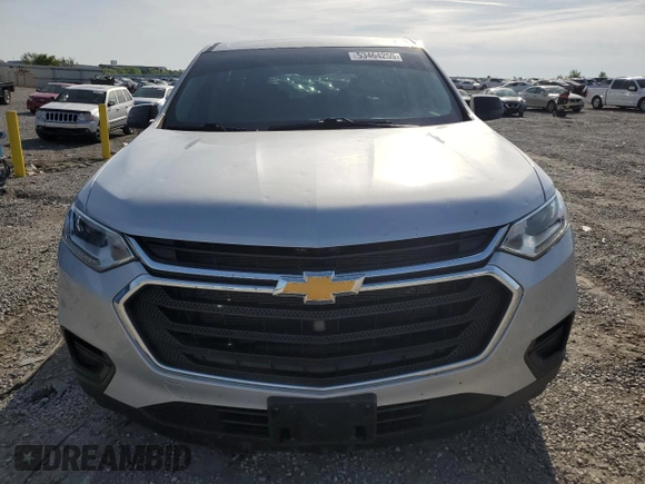 2021 Chevrolet Traverse LS z VIN 1GNERFKW9MJ226920, wystawiony jako Copart lot #53464255 z przebiegiem 75 609 mil mil oraz Szkoda całkowita • Salvage title. Historia ofert i sprzedaży dostępna na DreamBid. Obrazek 5.